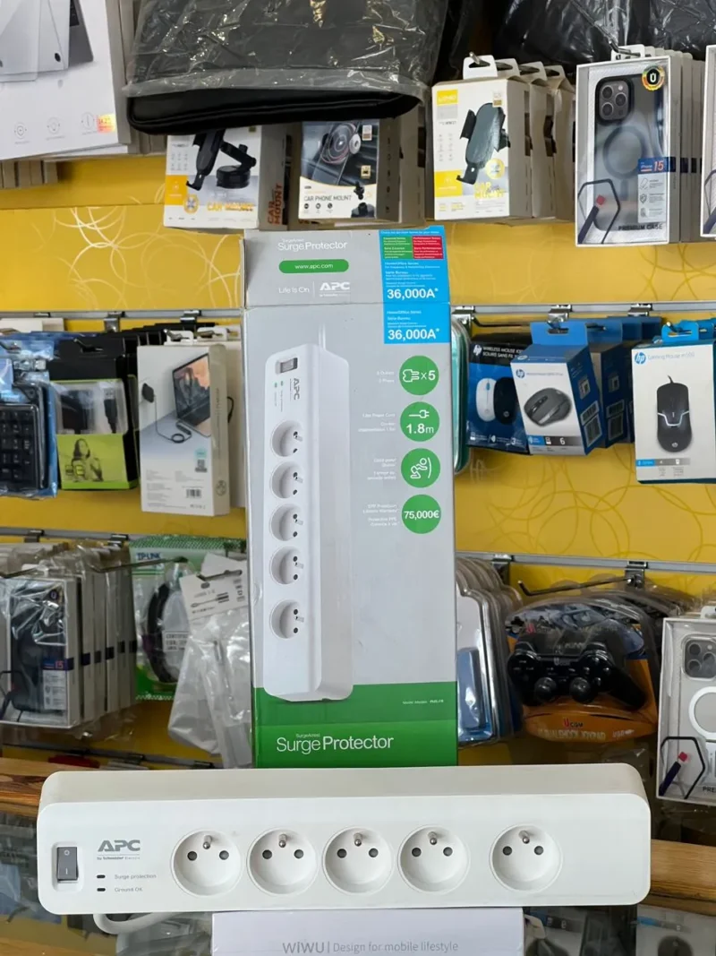Rallonge électrique APC 5 trous