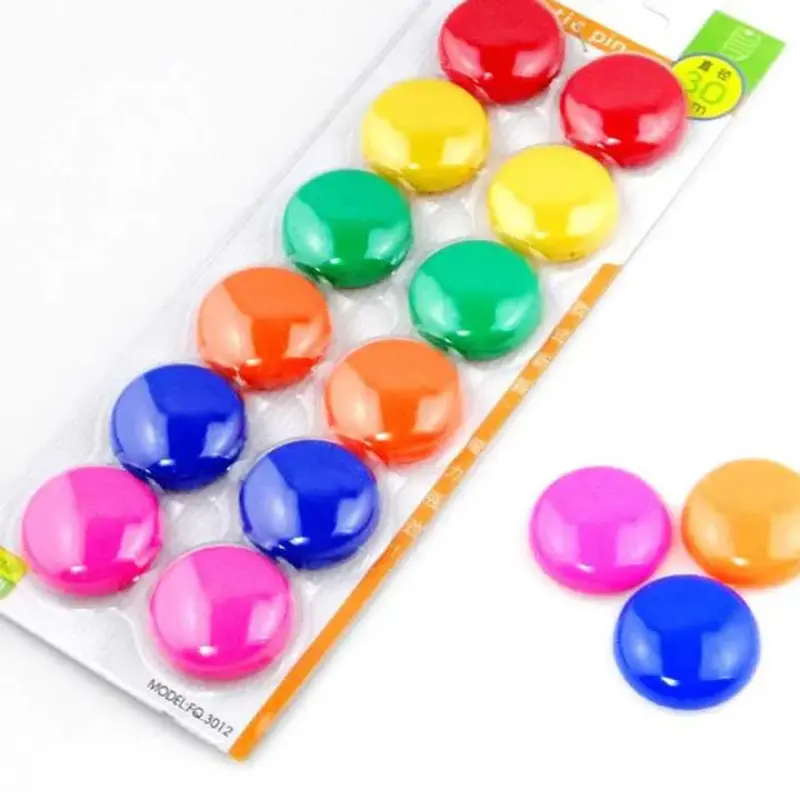 12pieces aimants colorés pour table blanc